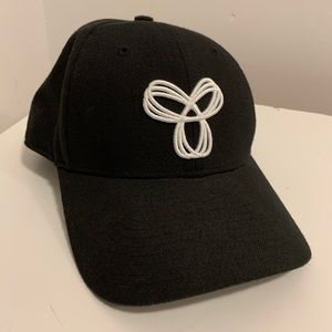 Aritzia TNA baseball cap